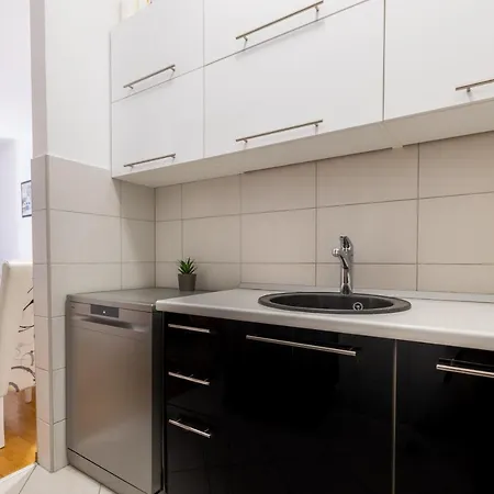 Karla Apartment Makarska